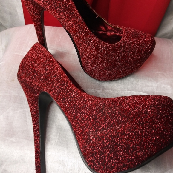 Shoes - Picture 4 of 15